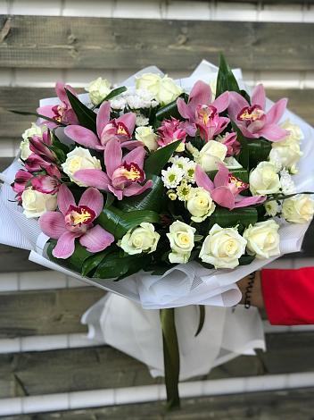 Букет цветов из: Розы и Хризантемы в Червлённой